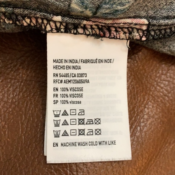 American Eagle Outfitters Floral Top-Black - Picture 7 of 12